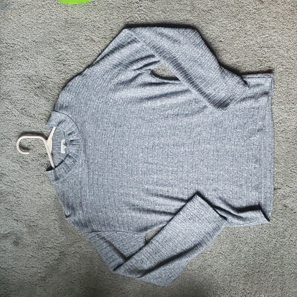 Heart & Hips Light Long Sleeve Gray sweater shirt